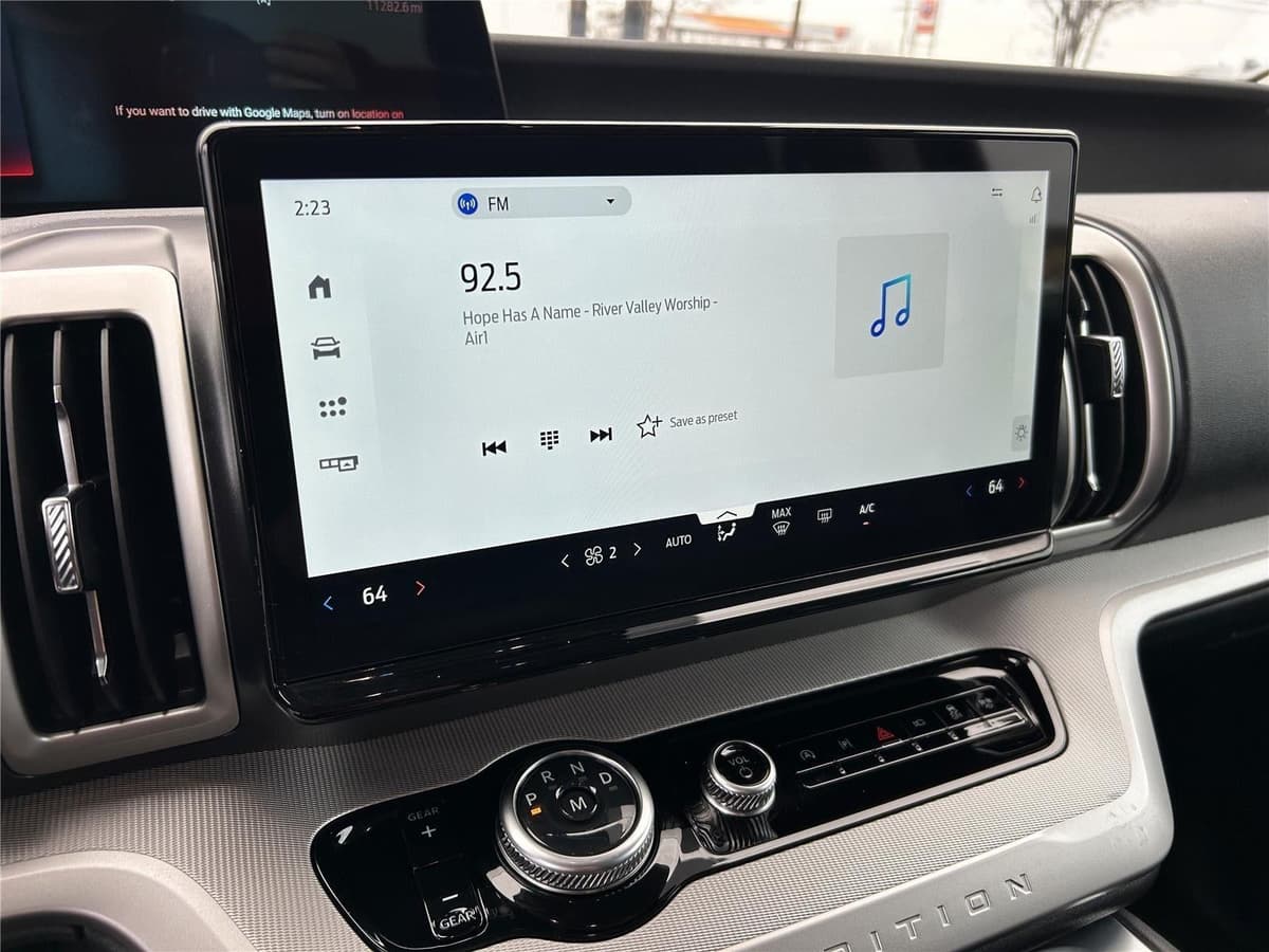 2025 Ford Expedition - Image 16