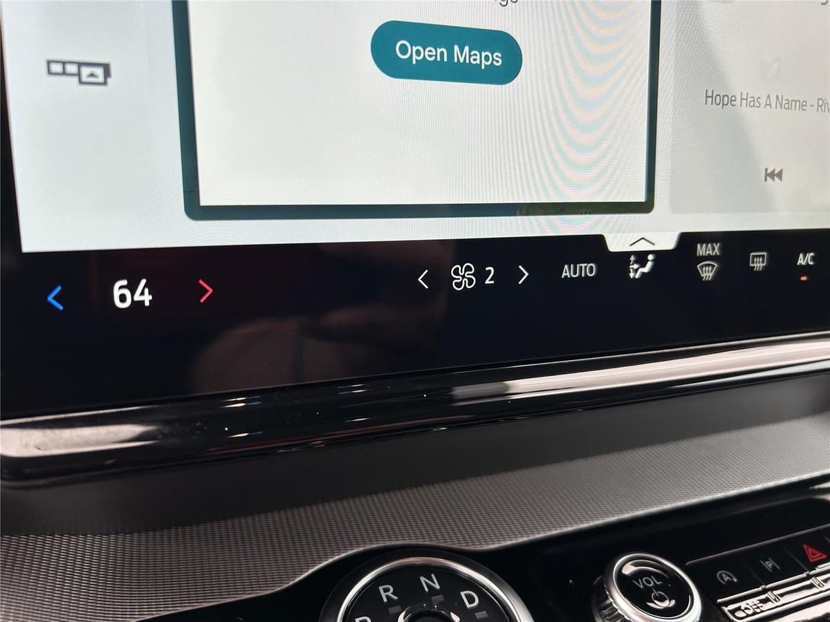 2025 Ford Expedition - Image 19