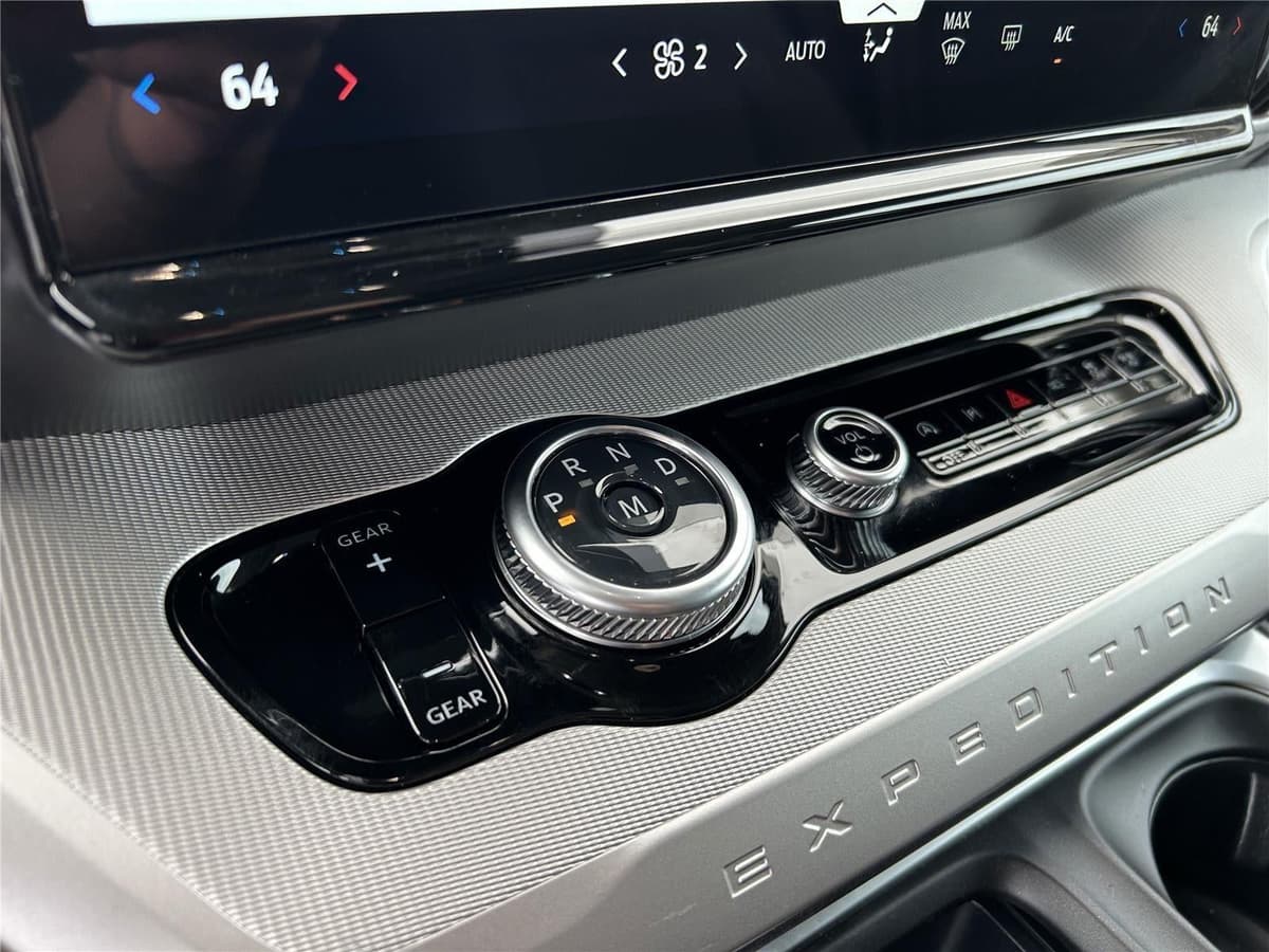 2025 Ford Expedition - Image 20