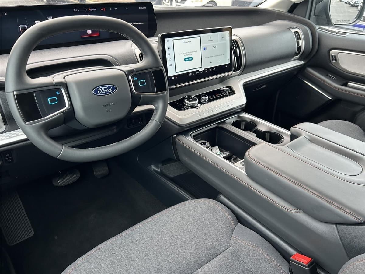 2025 Ford Expedition - Image 22