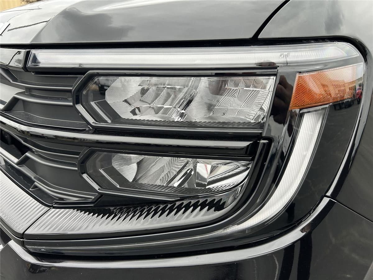 2025 Ford Expedition - Image 29