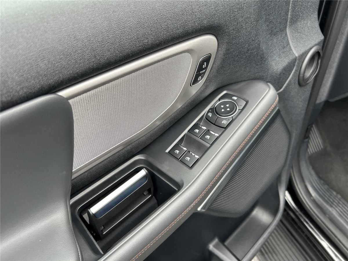 2025 Ford Expedition - Image 9