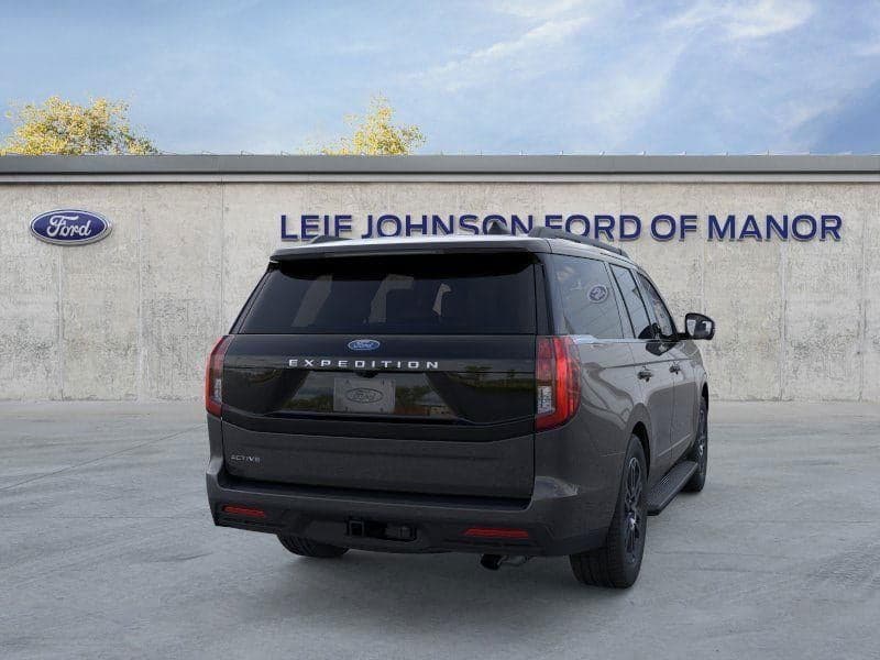 2025 Ford Expedition - Image 8