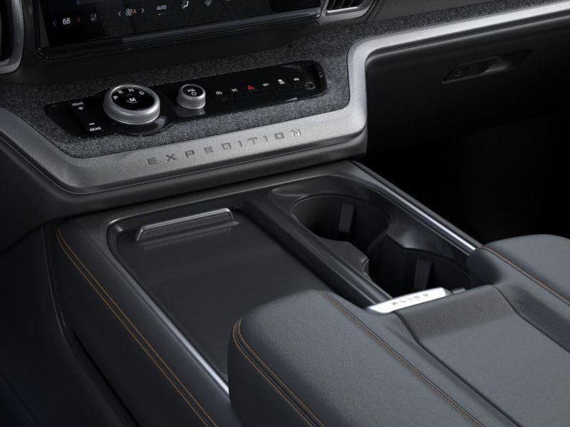 2025 Ford Expedition - Image 15