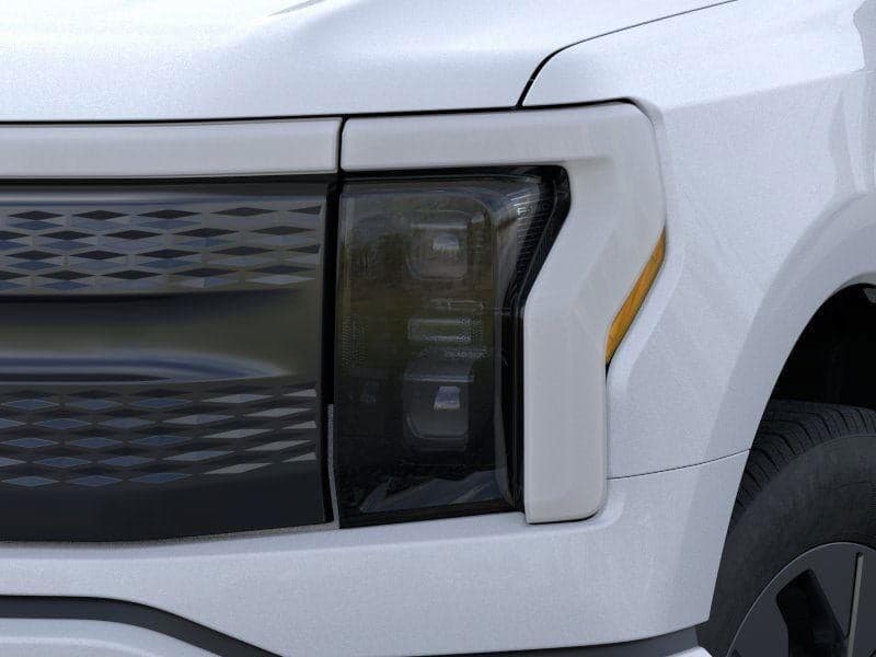 2025 Ford F-150 Lightning - Image 18
