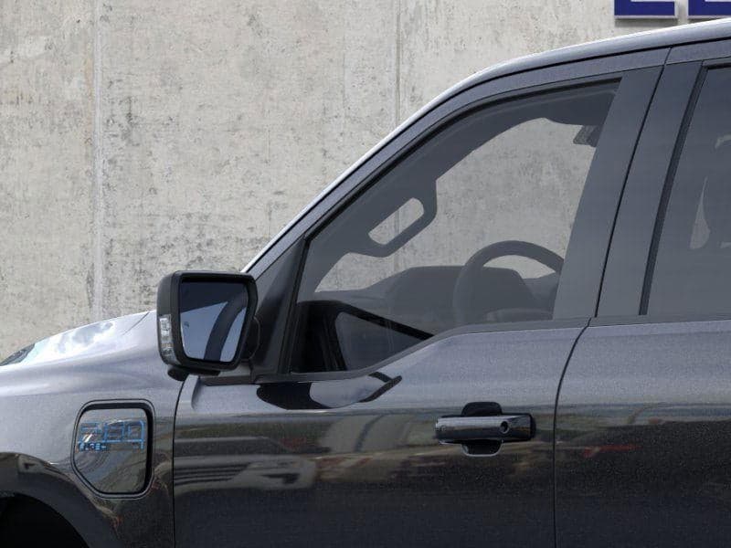 2025 Ford F-150 Lightning - Image 20