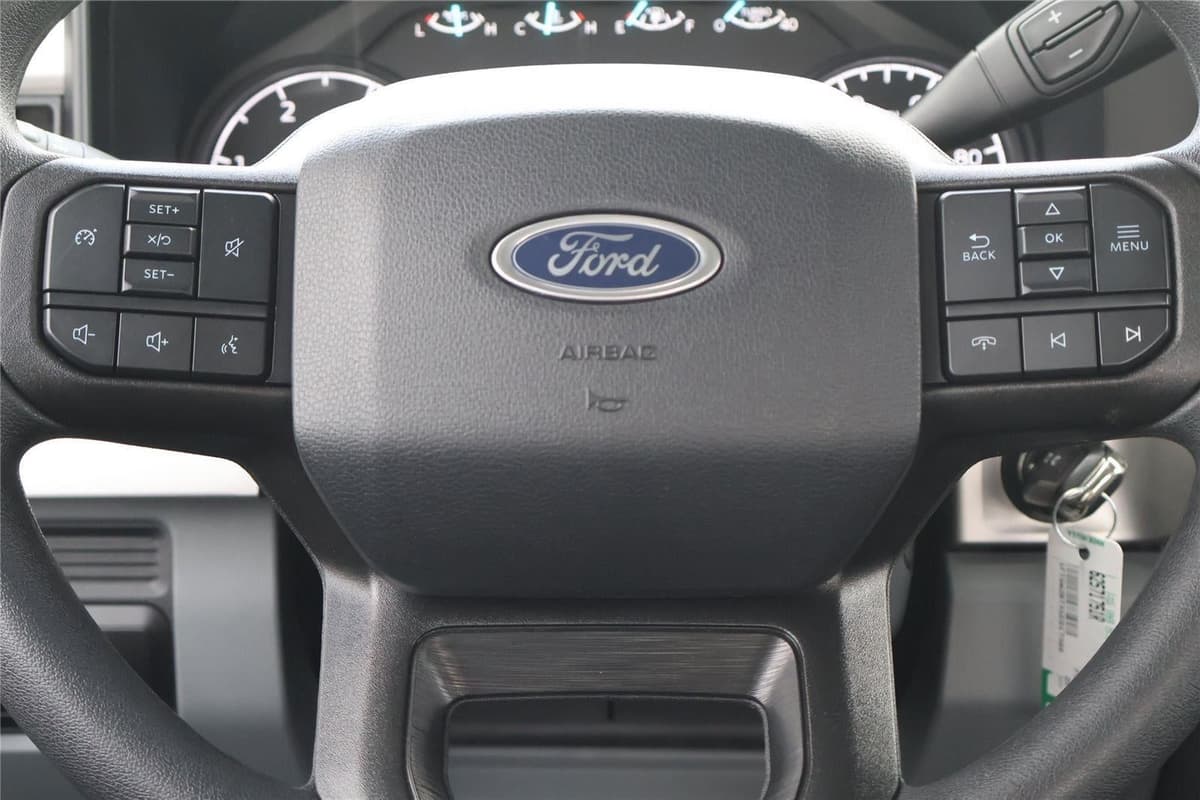 2025 Ford Super Duty F-250 - Image 21