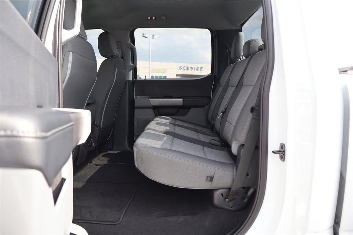 2025 Ford Super Duty F-250 - Image 28