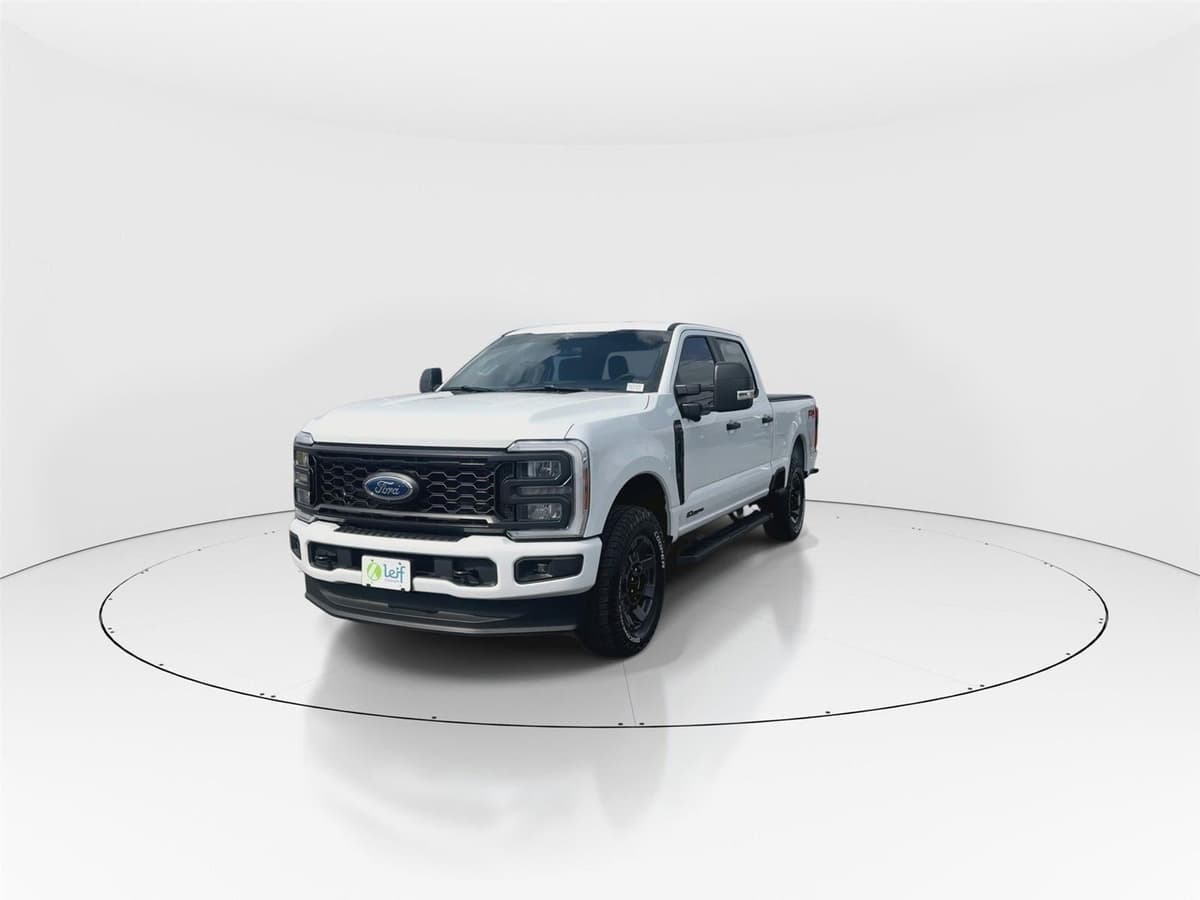 2025 Ford Super Duty F-250 - Image 3