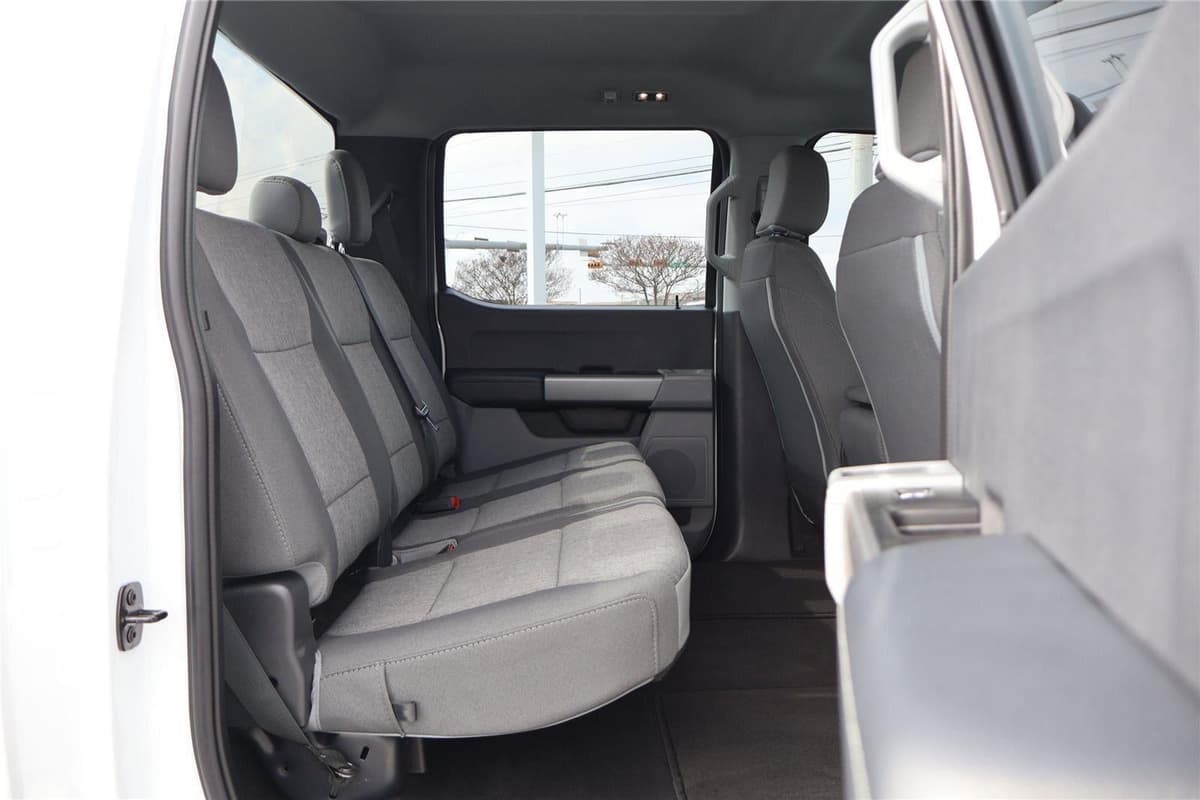 2025 Ford Super Duty F-250 - Image 33