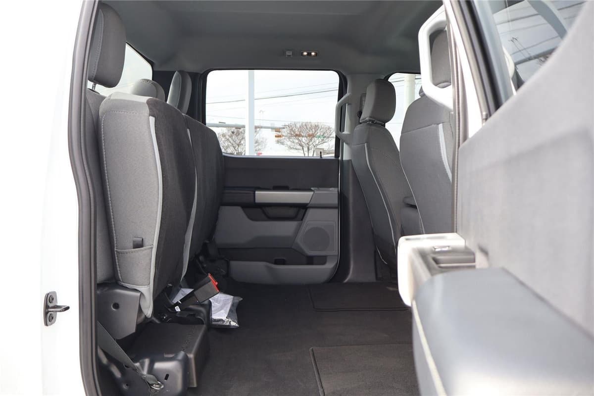 2025 Ford Super Duty F-250 - Image 34