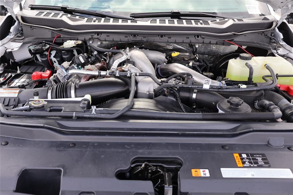 2025 Ford Super Duty F-250 - Image 39