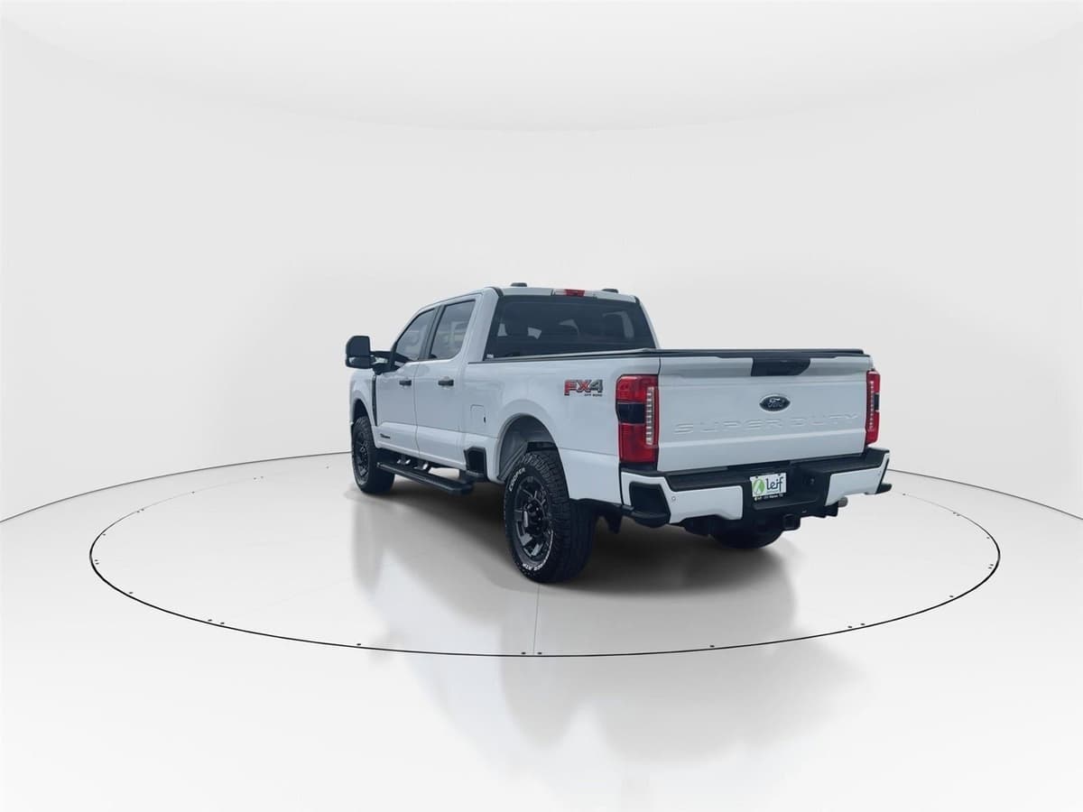 2025 Ford Super Duty F-250 - Image 6