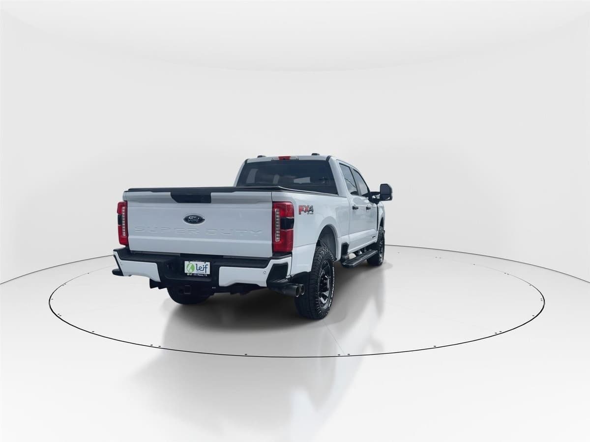 2025 Ford Super Duty F-250 - Image 7