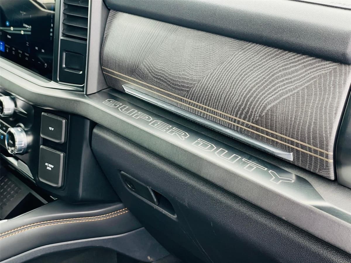 2023 Ford Super Duty F-350 - Image 24