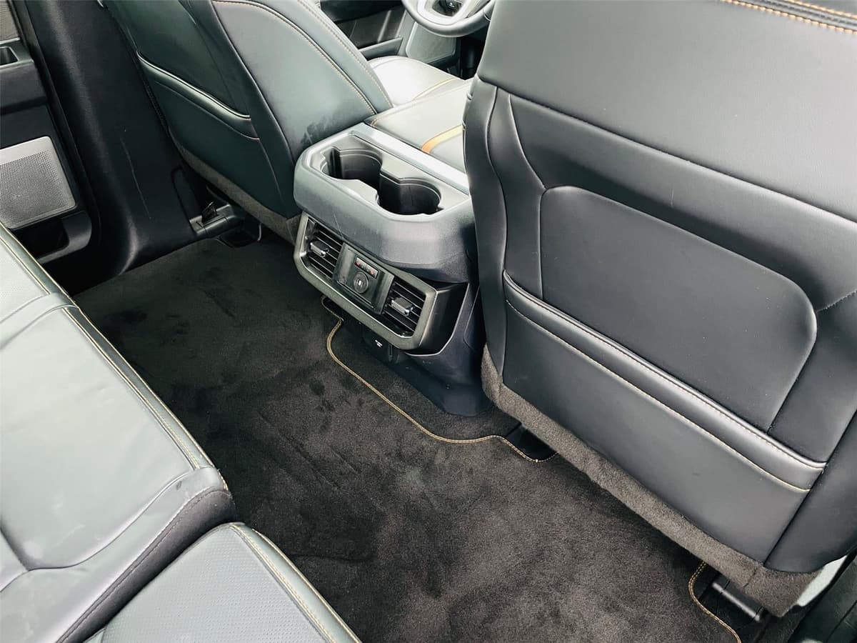 2023 Ford Super Duty F-350 - Image 27