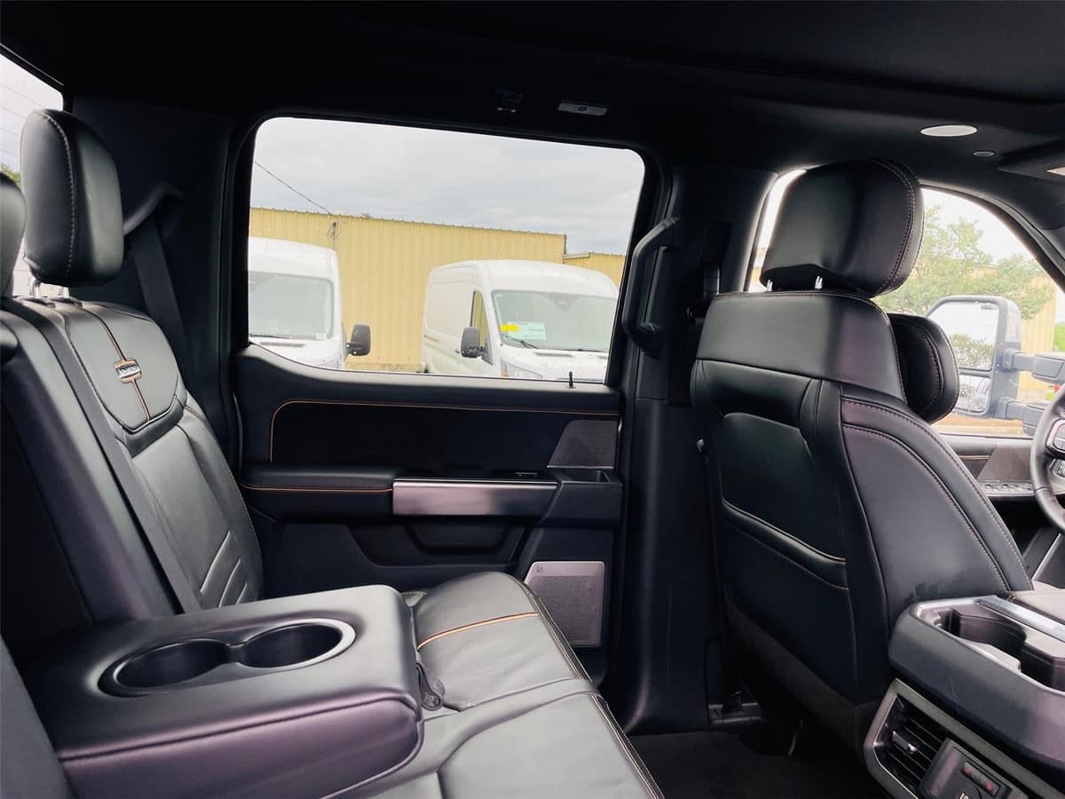 2023 Ford Super Duty F-350 - Image 29