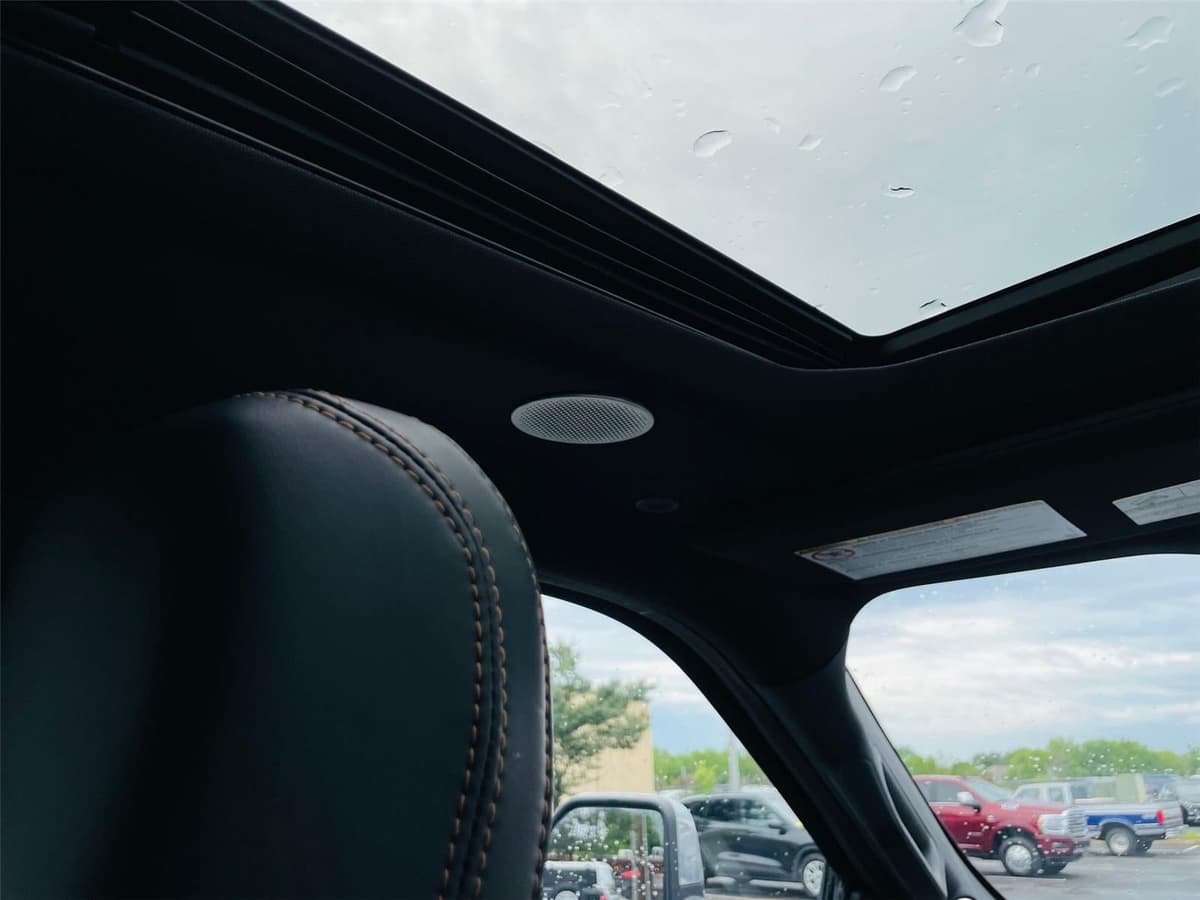 2023 Ford Super Duty F-350 - Image 34