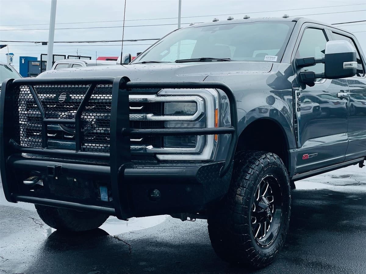 2023 Ford Super Duty F-350 - Image 8