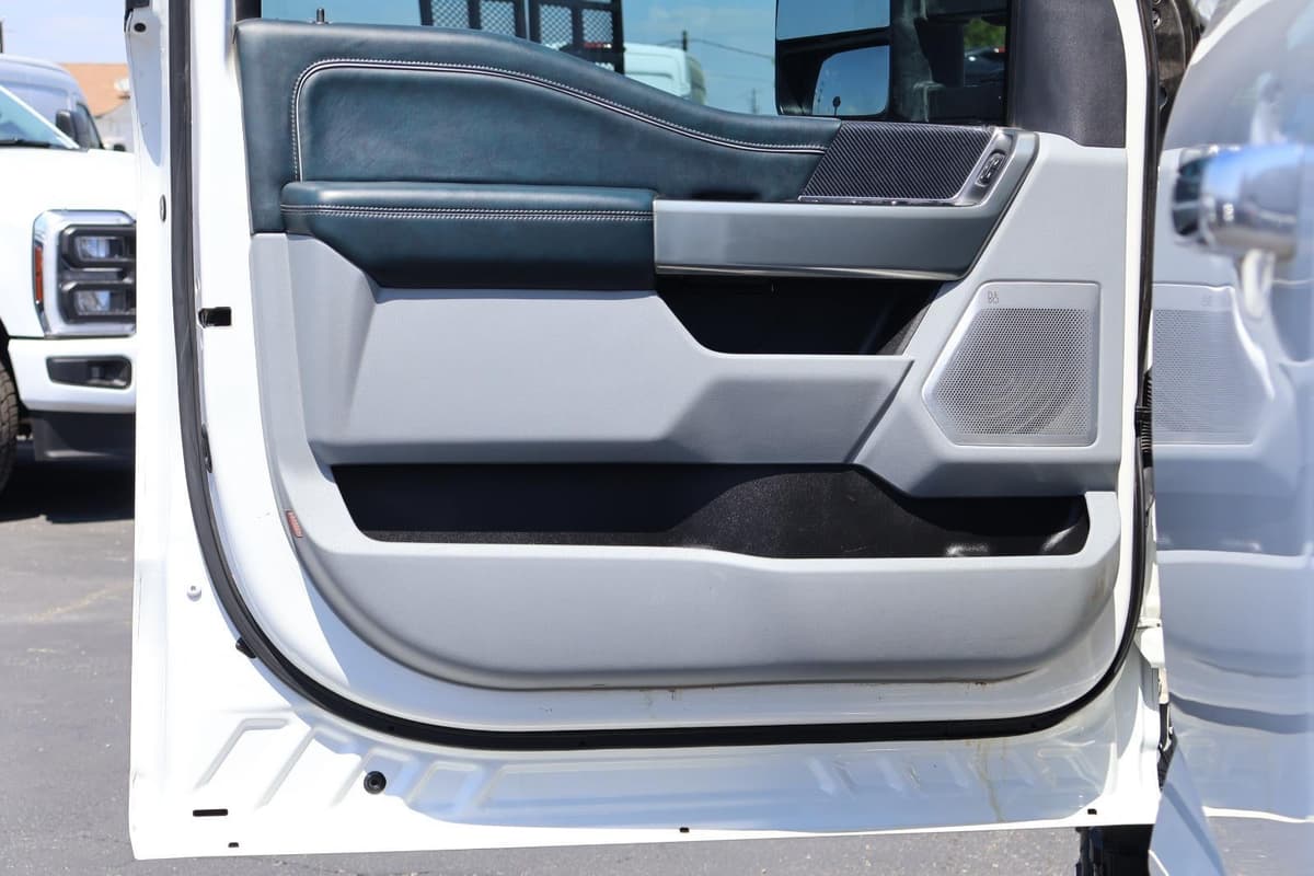 2024 Ford Super Duty F-350 - Image 12