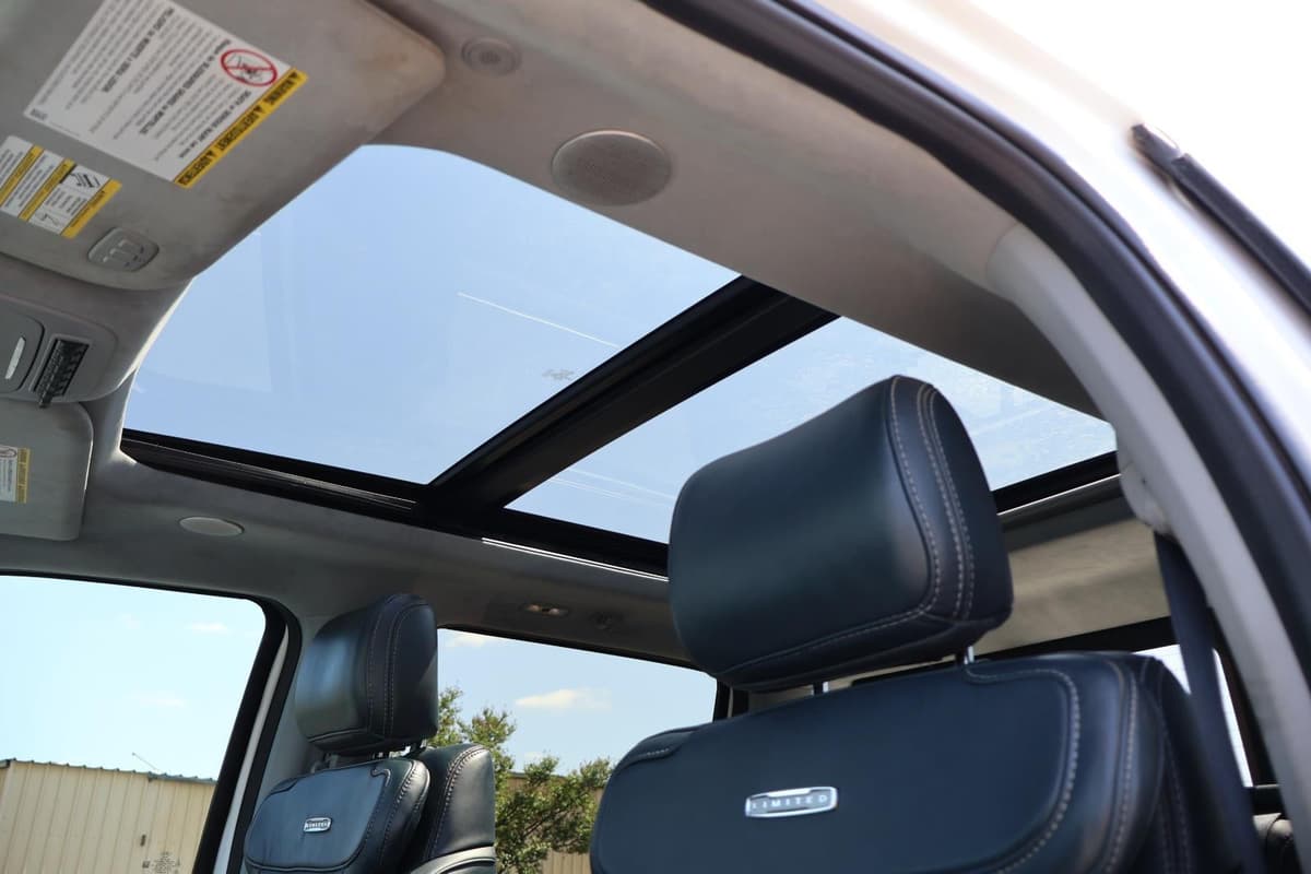 2024 Ford Super Duty F-350 - Image 17