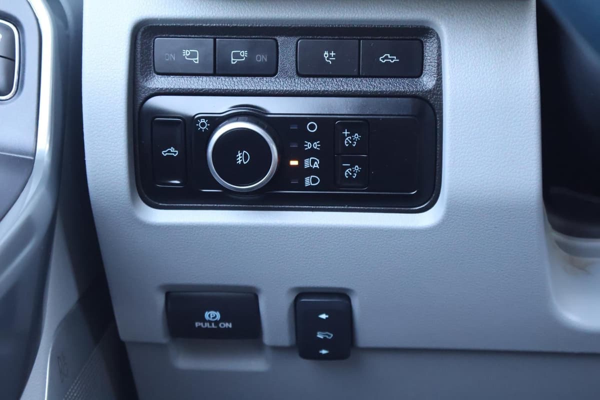 2024 Ford Super Duty F-350 - Image 19