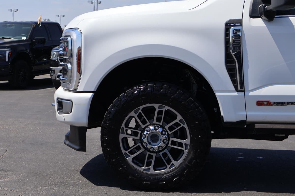 2024 Ford Super Duty F-350 - Image 2