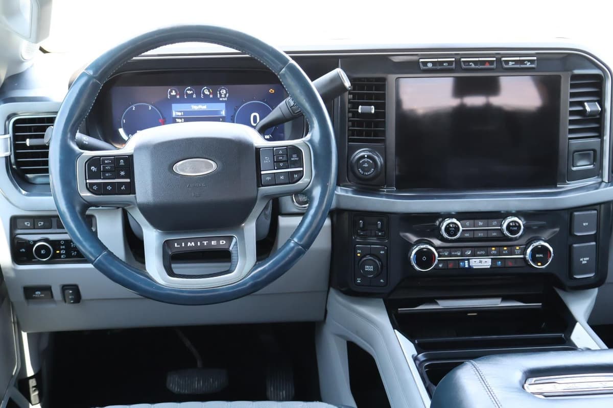 2024 Ford Super Duty F-350 - Image 26