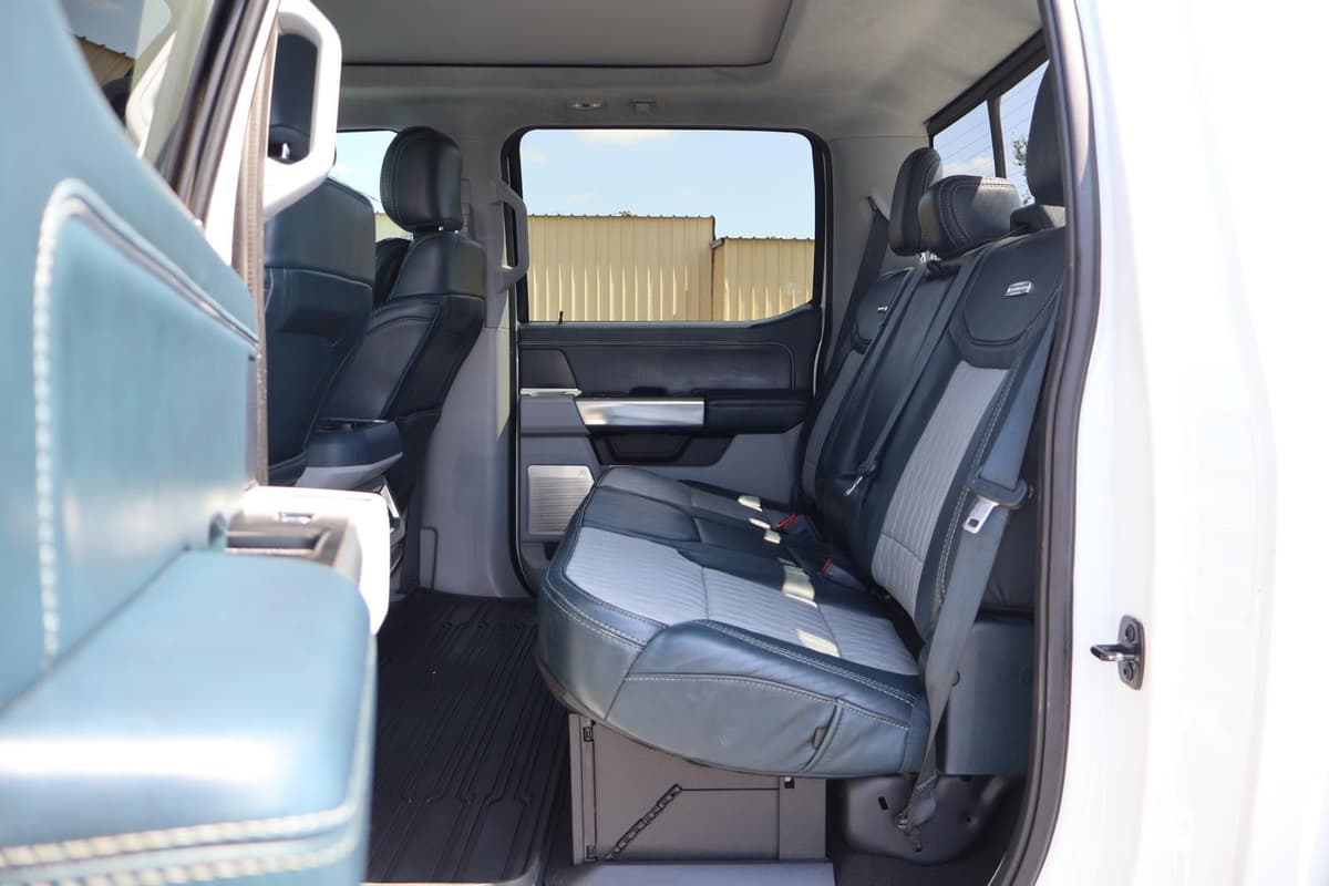 2024 Ford Super Duty F-350 - Image 28