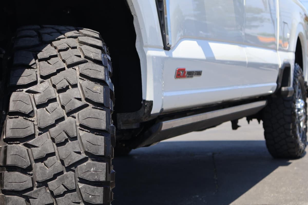 2024 Ford Super Duty F-350 - Image 3