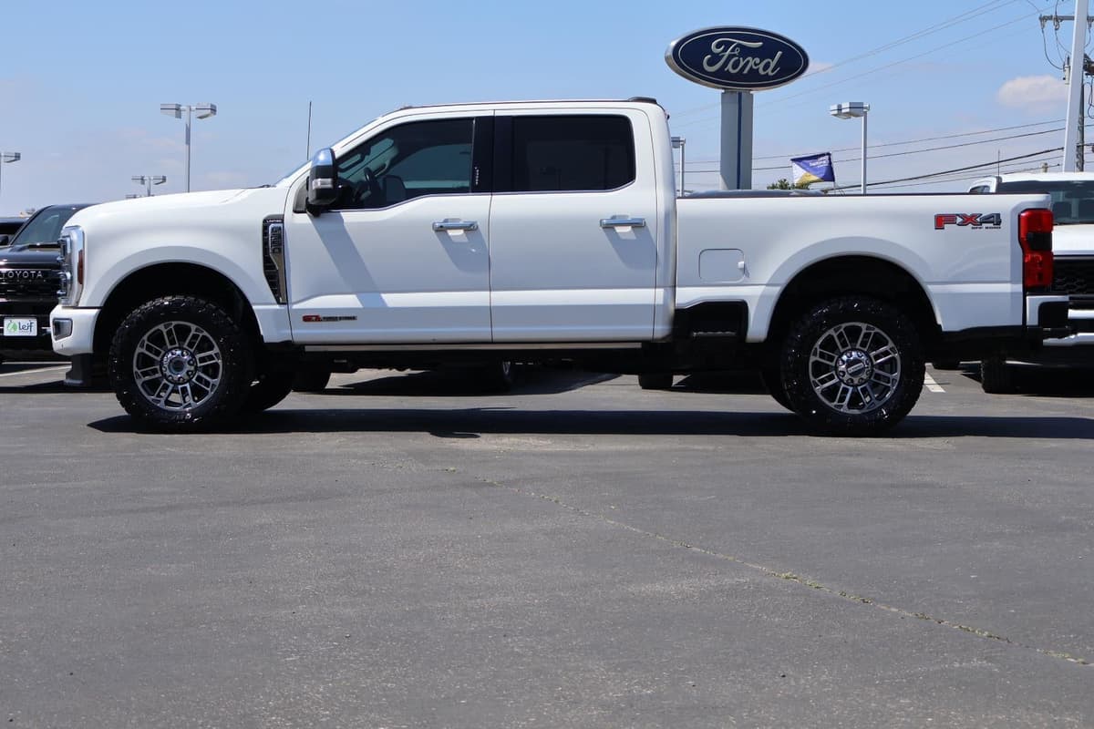 2024 Ford Super Duty F-350 - Image 4