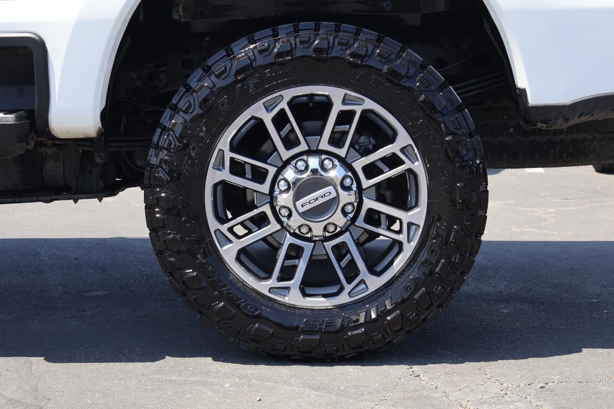 2024 Ford Super Duty F-350 - Image 5