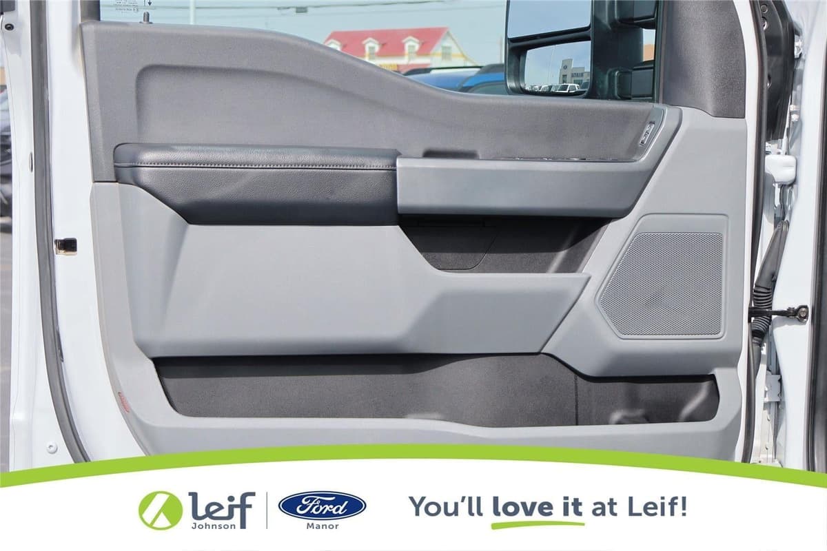 2024 Ford Super Duty F-350 - Image 11