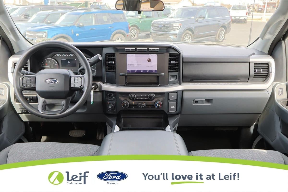 2024 Ford Super Duty F-350 - Image 24