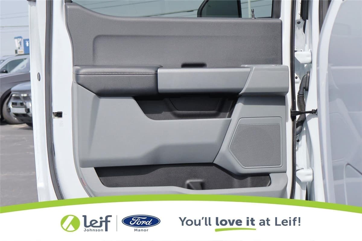 2024 Ford Super Duty F-350 - Image 26