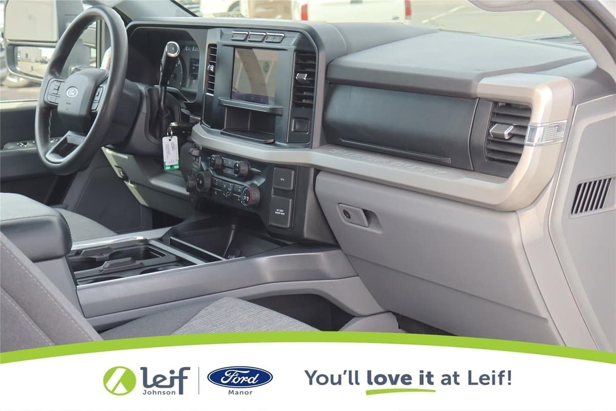 2024 Ford Super Duty F-350 - Image 35