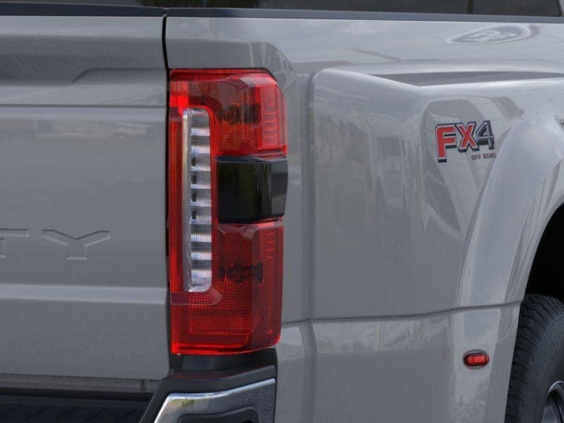 2026 Ford Super Duty F-350 - Image 19