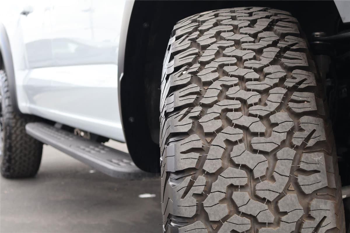 2025 Ford F-150 - Image 10