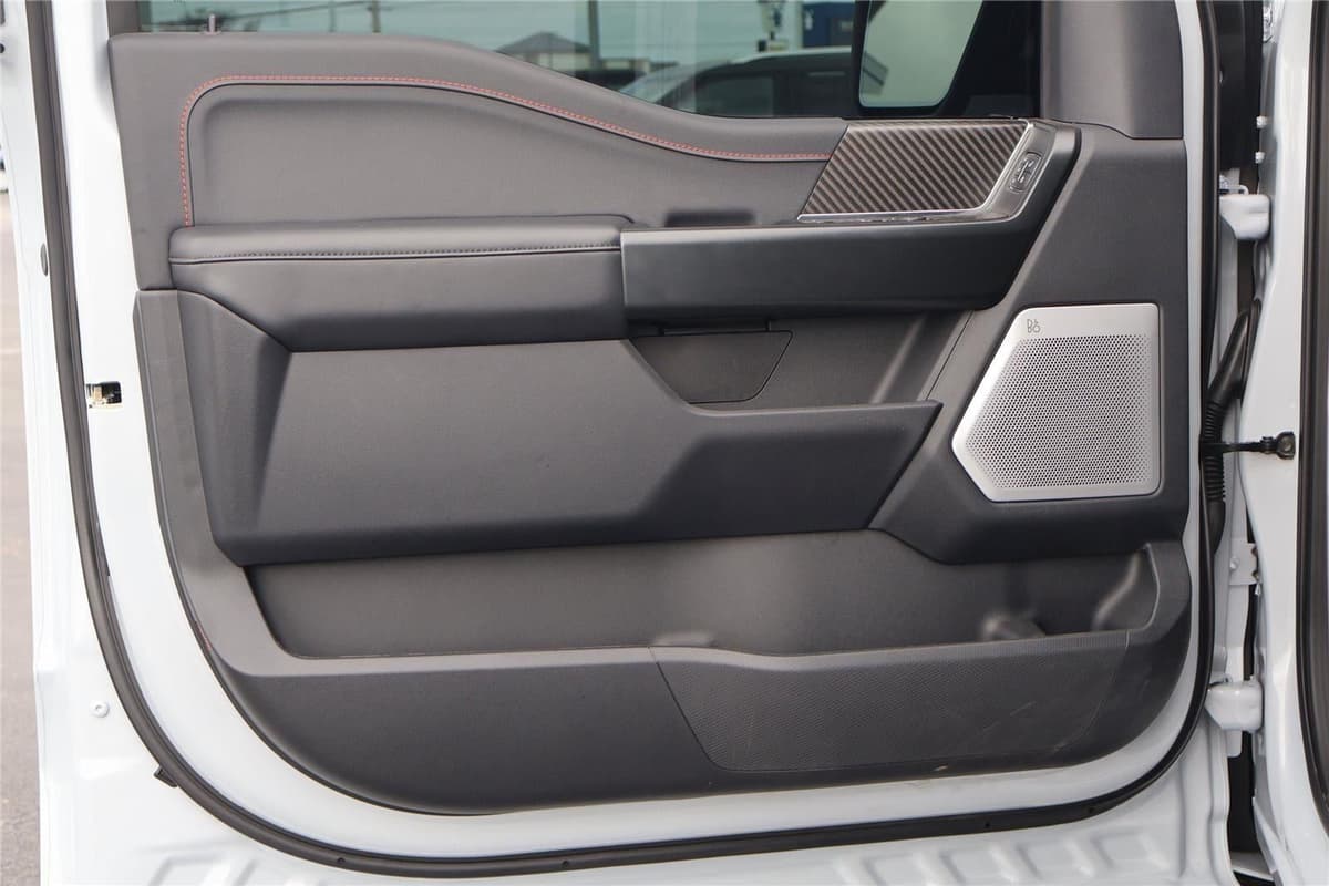 2025 Ford F-150 - Image 11