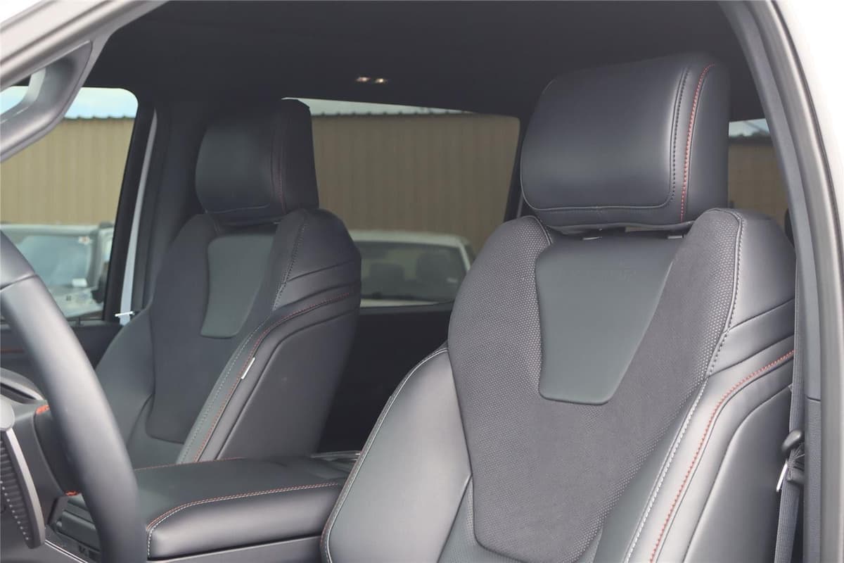 2025 Ford F-150 - Image 14