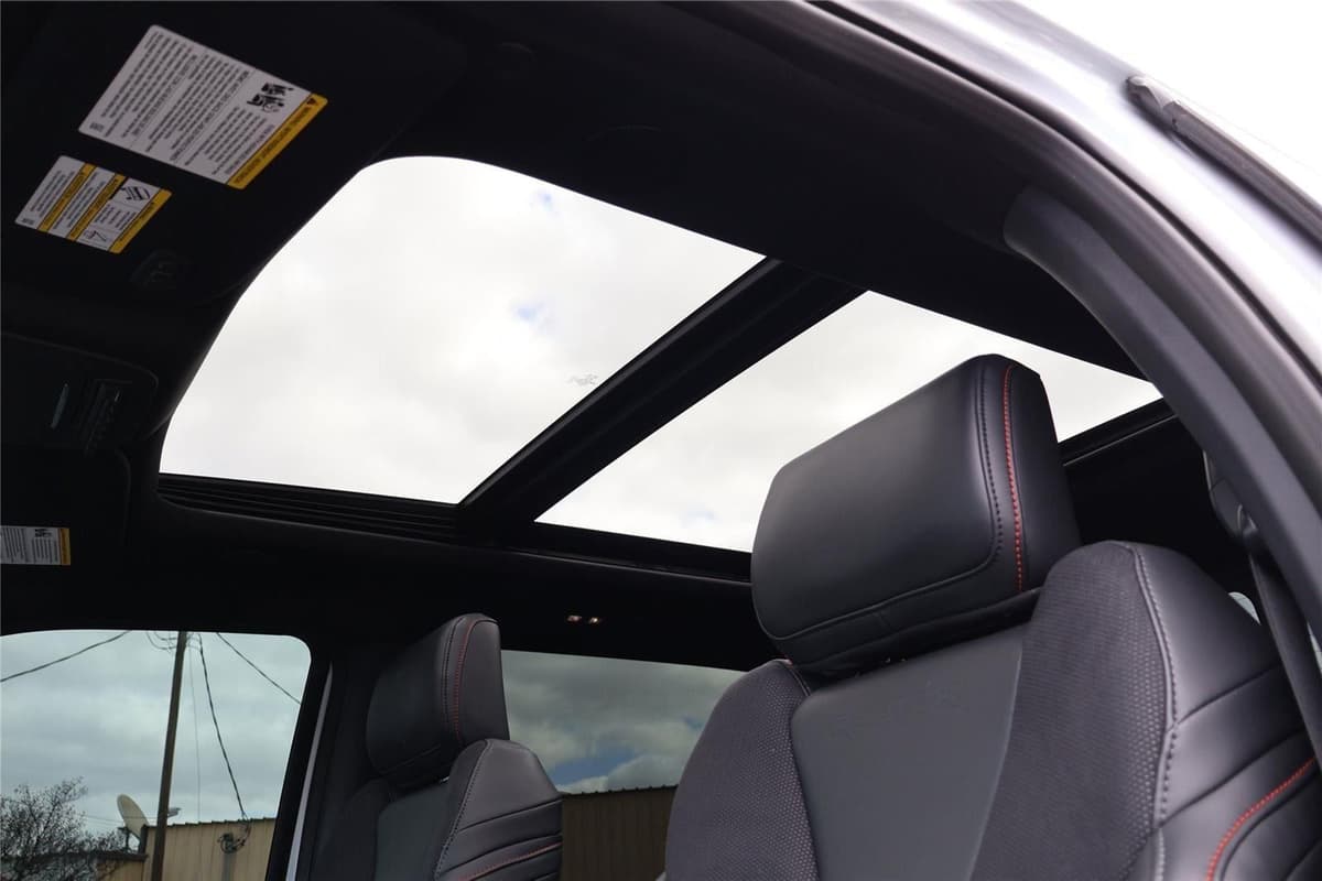 2025 Ford F-150 - Image 16