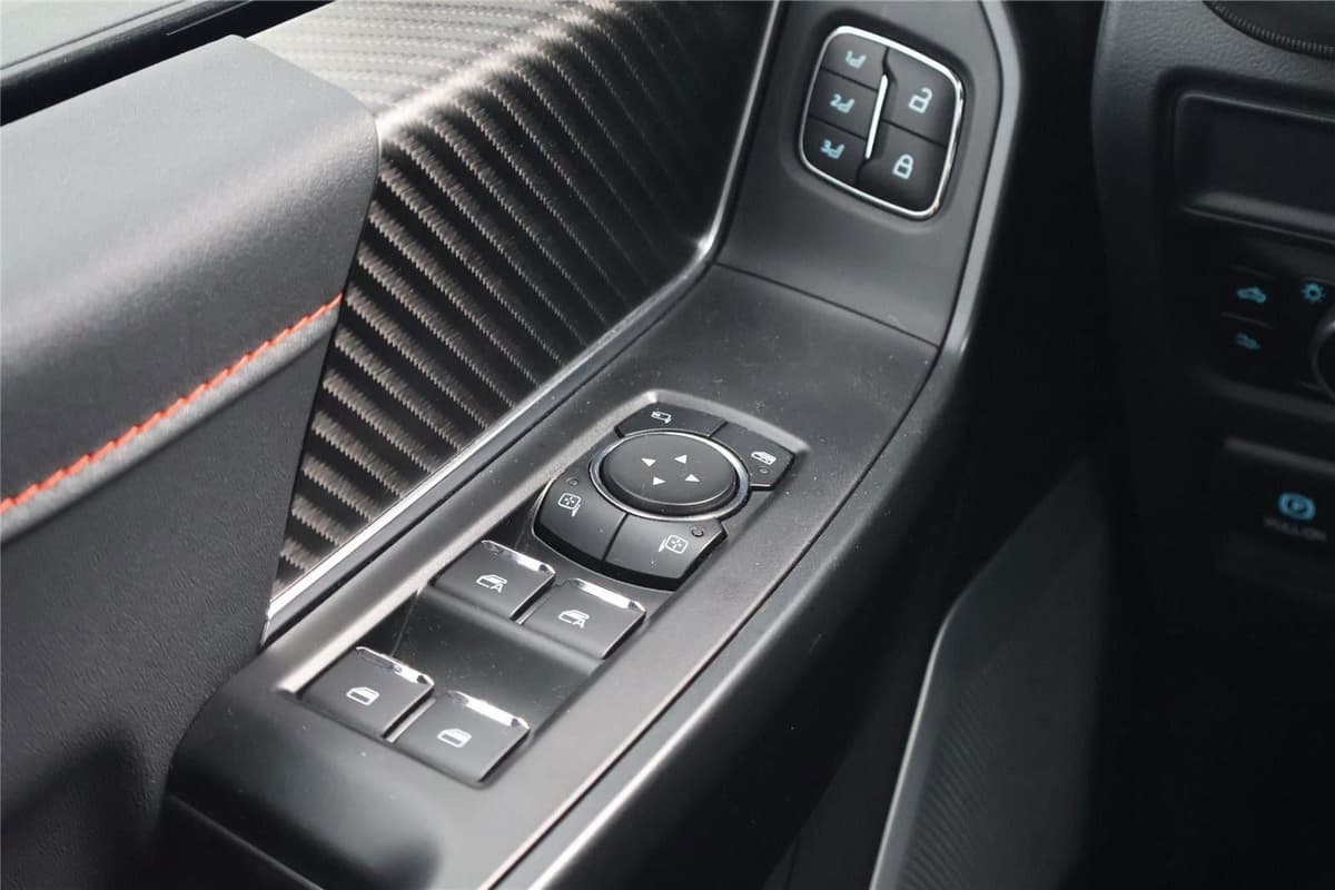 2025 Ford F-150 - Image 17