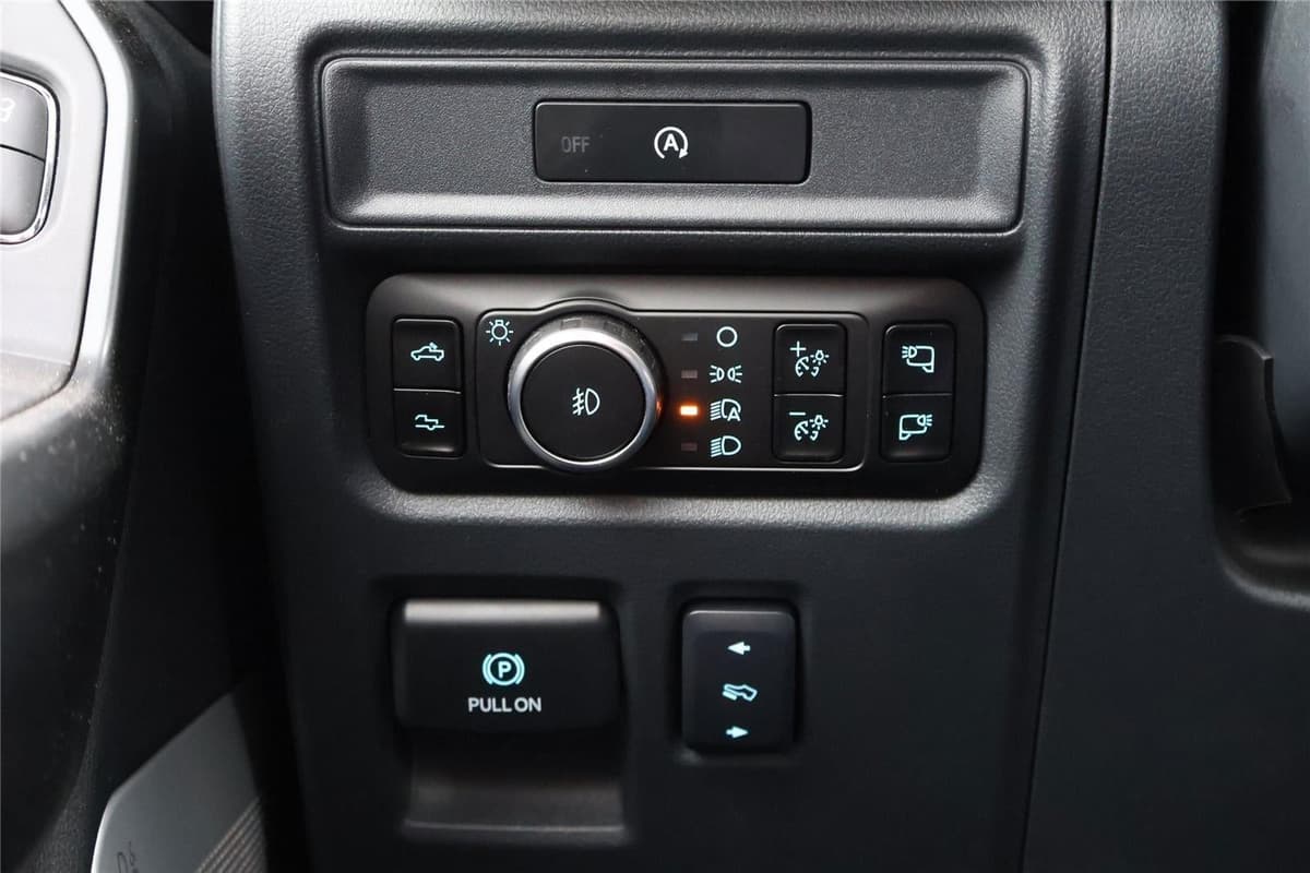 2025 Ford F-150 - Image 18