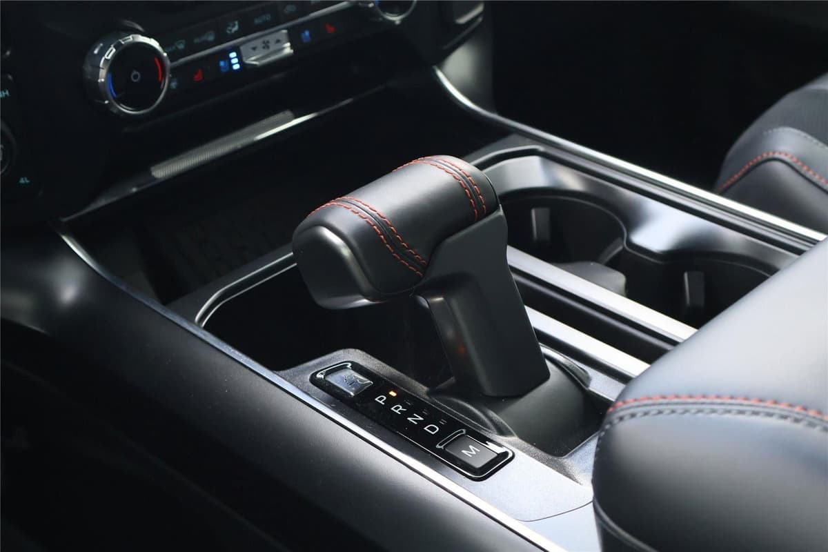 2025 Ford F-150 - Image 24