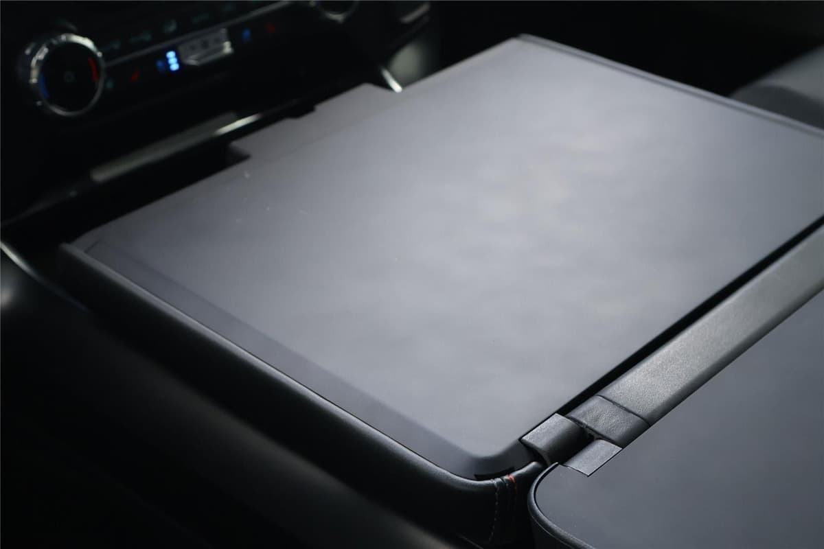 2025 Ford F-150 - Image 25