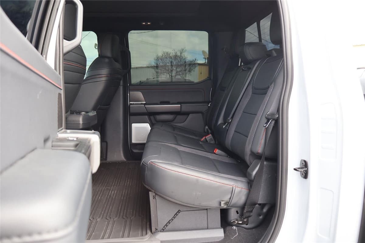 2025 Ford F-150 - Image 29