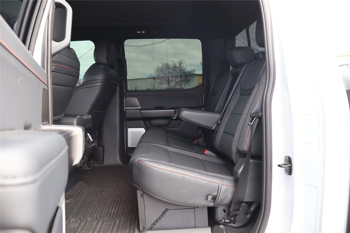 2025 Ford F-150 - Image 30