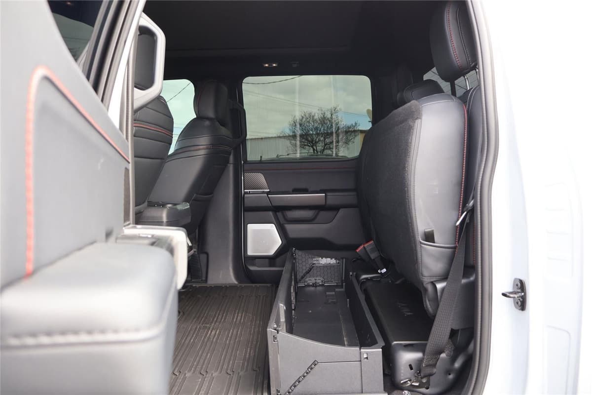 2025 Ford F-150 - Image 31