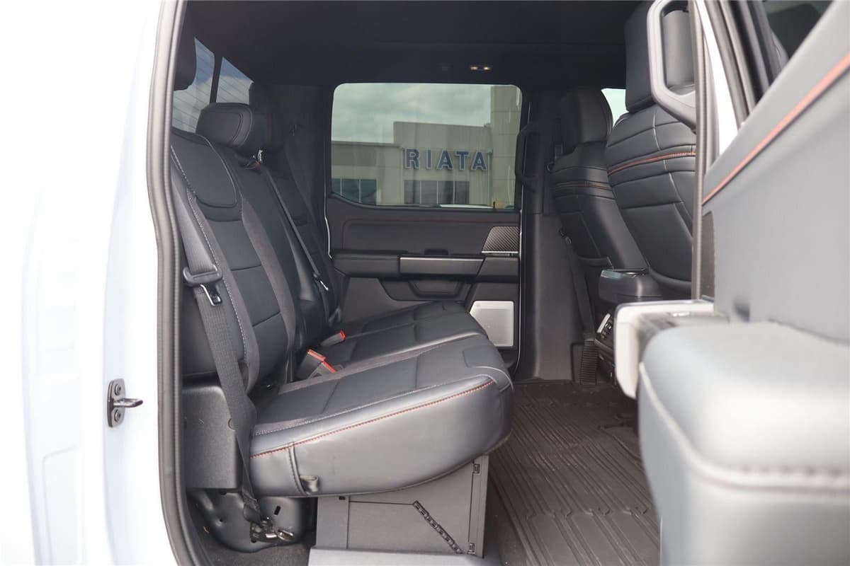 2025 Ford F-150 - Image 34