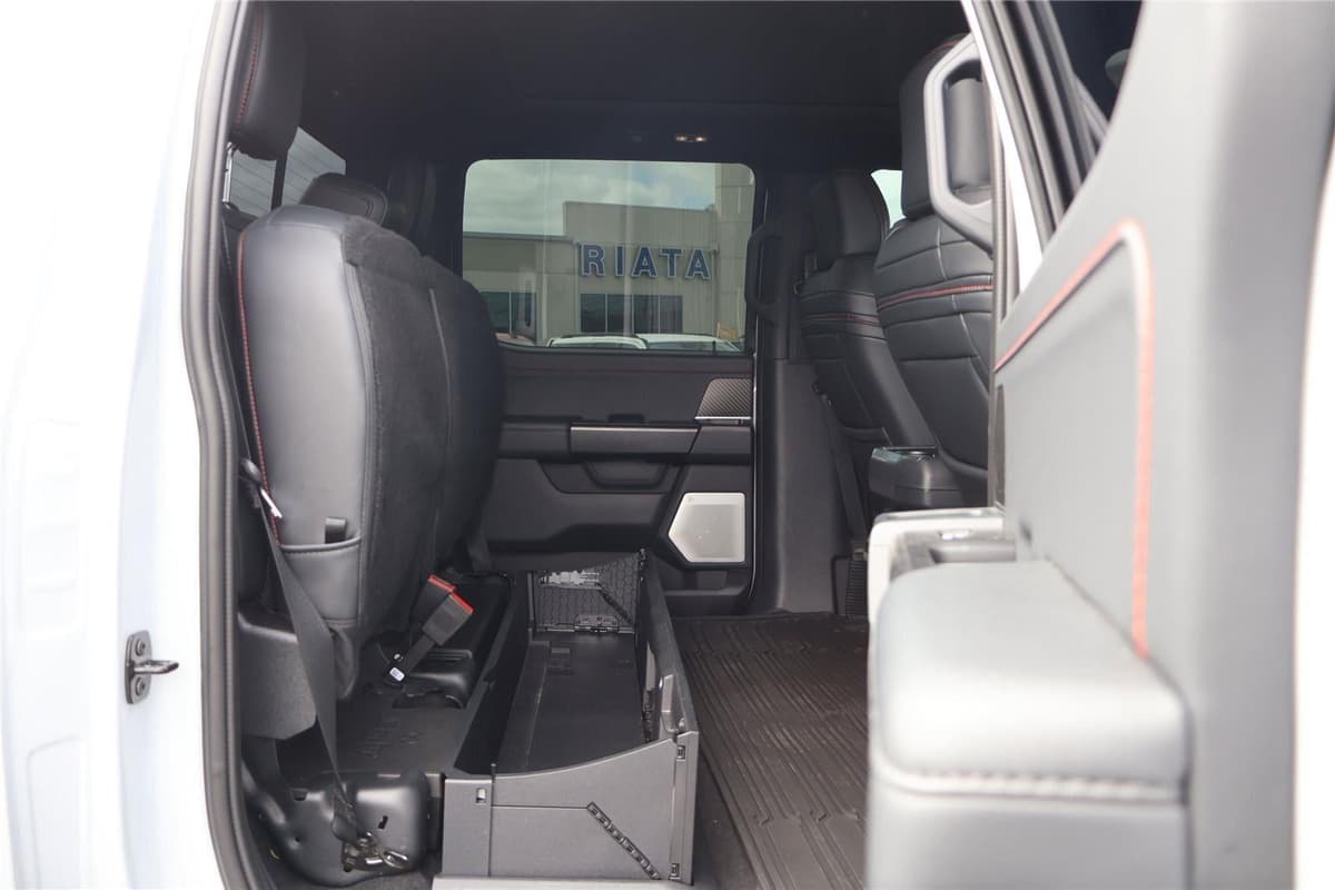 2025 Ford F-150 - Image 36